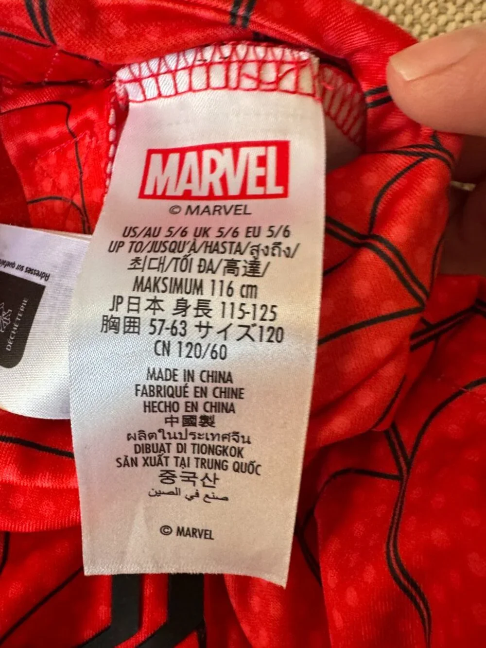 Disney Spider-Man Costume with Lights and Sound size 5/6 - Picture 5 of 10